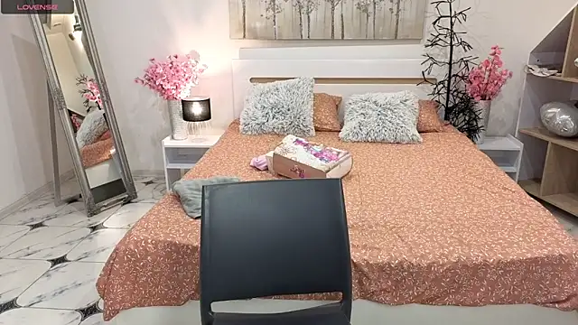 CharmedDoll online show from September 2025 12:30:01 PM