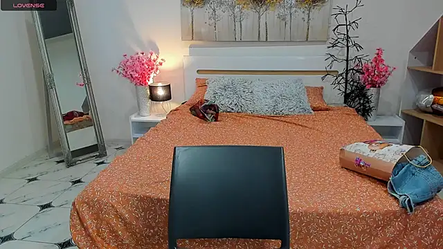 CharmedDoll online show from October 2025 12:28:01 PM