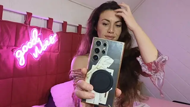 Snapshot of TiffanyDollxxx chatting on February 2026 09:44:01 PM TiffanyDollxxx online show from February 2026 09:44:01 PM