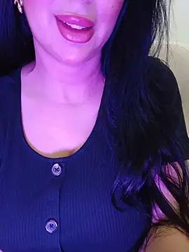 Snapshot of Queen_sousou chatting on June 2026 05:07:01 PM Queen sousou online show from June 2026 05:07:01 PM