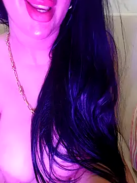 Snapshot of Queen_sousou chatting on July 2026 12:06:01 AM Queen sousou online show from July 2026 12:06:01 AM