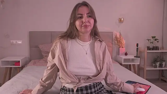 Snapshot of FluffyHat chatting on October 2025 02:59:01 PM FluffyHat online show from October 2025 02:59:01 PM