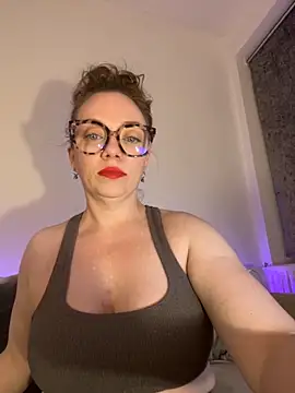 Snapshot of FemDom_RubyKnightXXO chatting on September 2025 09:15:02 PM FemDom RubyKnightXXO online show from September 2025 09:15:02 PM