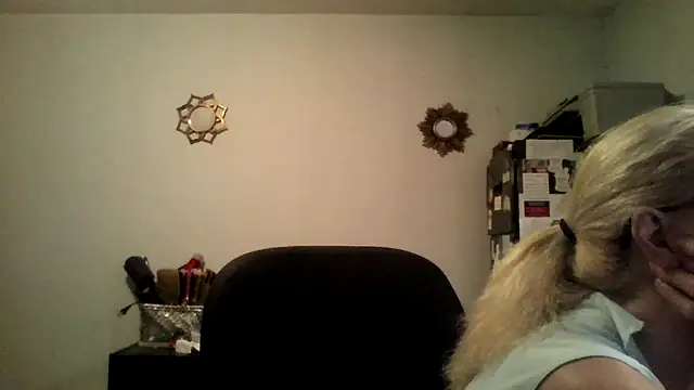 Snapshot of XTRAHORNYONE chatting on October 2025 07:27:01 PM XTRAHORNYONE online show from October 2025 07:27:01 PM