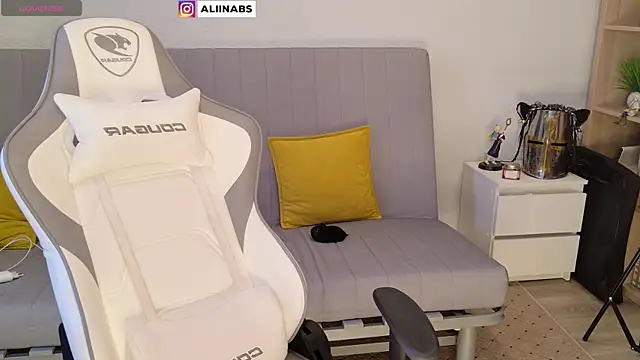 aliiiiiina online show from January 2025 03:26:02 AM