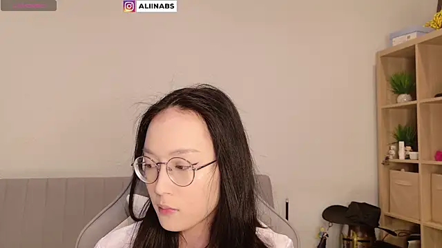 aliiiiiina online show from January 2025 06:37:02 PM