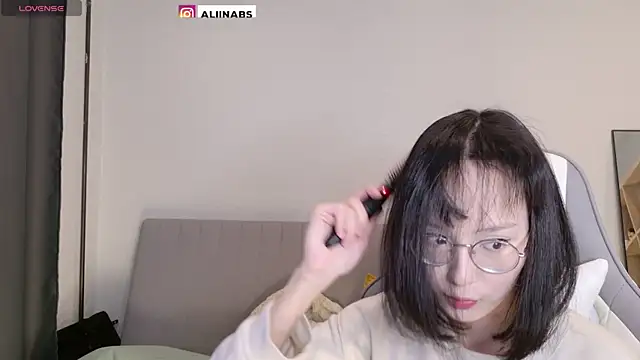 aliiiiiina online show from February 2025 11:53:02 PM