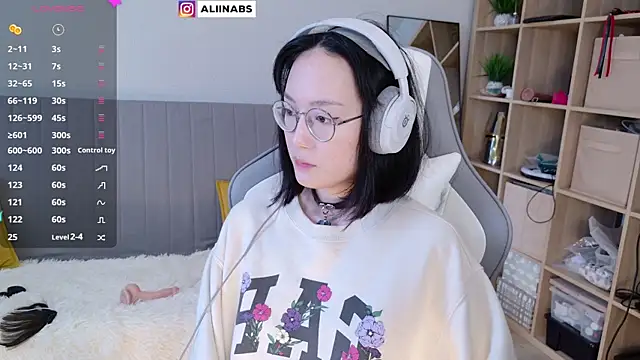 aliiiiiina online show from February 2025 05:54:02 AM