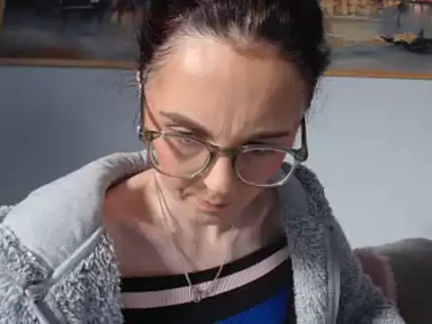 Snapshot of cleophee chatting on January 2025 10:12:02 AM cleophee online show from January 2025 10:12:02 AM