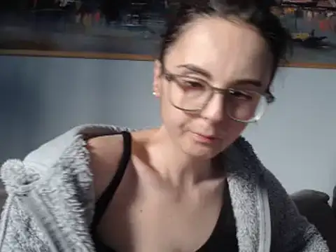 Snapshot of cleophee chatting on February 2025 09:46:02 AM cleophee online show from February 2025 09:46:02 AM