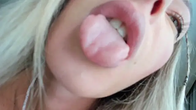 Snapshot of StarryHanna chatting on September 2025 12:05:01 PM StarryHanna online show from September 2025 12:05:01 PM