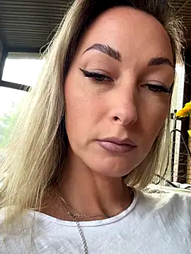 Snapshot of StarryHanna chatting on October 2025 11:41:02 AM StarryHanna online show from October 2025 11:41:02 AM