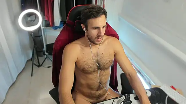 Snapshot of Raamoss chatting on October 2025 08:07:01 PM Raamoss online show from October 2025 08:07:01 PM