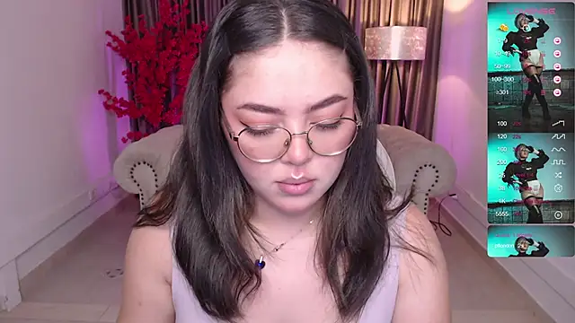 Snapshot of emmy_walker chatting on January 2025 11:00:01 AM emmy walker online show from January 2025 11:00:01 AM