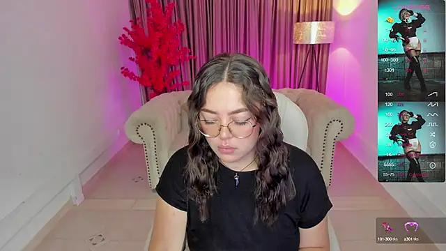 Snapshot of emmy_walker chatting on March 2025 10:52:01 AM emmy walker online show from March 2025 10:52:01 AM