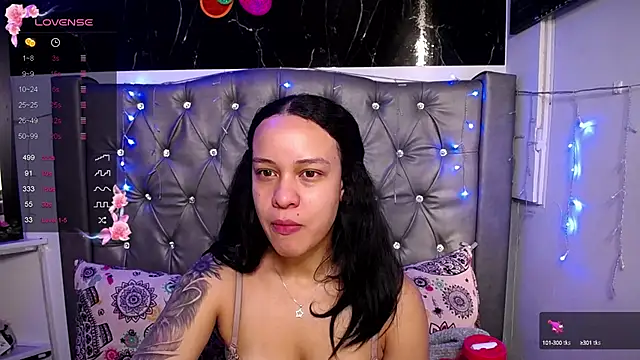 Snapshot of LAILAGUMMY chatting on December 2024 12:27:01 PM LAILAGUMMY online show from December 2024 12:27:01 PM