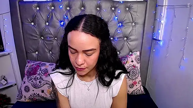 Snapshot of LAILAGUMMY chatting on February 2025 02:48:02 PM LAILAGUMMY online show from February 2025 02:48:02 PM