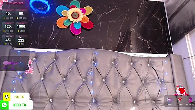 LAILAGUMMY online show from October 2025 01:00:01 PM