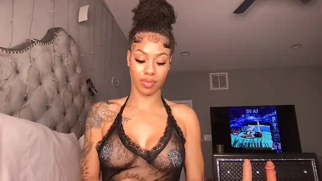 honeyybabyy112 online show from November 2025 05:18:02 AM