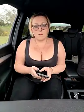 winniess40 online show from March 2025 01:56:02 PM