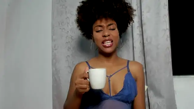 thaimy  online show from October 2025 12:22:01 AM