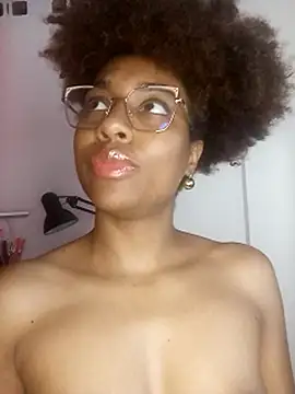 Snapshot of thaimy_ chatting on April 2026 03:37:02 AM thaimy online show from April 2026 03:37:02 AM