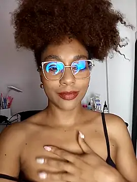 Snapshot of thaimy_ chatting on May 2026 03:11:02 AM thaimy online show from May 2026 03:11:02 AM
