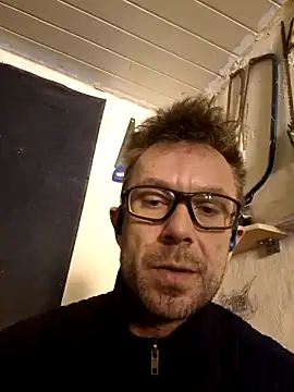 Snapshot of Mick8711 chatting on November 2025 08:03:02 AM Mick8711 online show from November 2025 08:03:02 AM