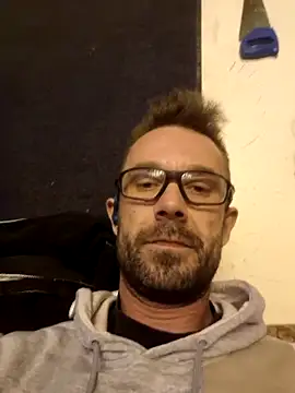 Snapshot of Mick8711 chatting on December 2025 02:57:02 PM Mick8711 online show from December 2025 02:57:02 PM