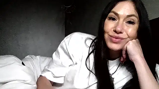 JulianaGold1 online show from December 2025 08:46:01 PM