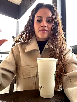 Snapshot of alana15 chatting on October 2025 09:23:02 PM alana15 online show from October 2025 09:23:02 PM