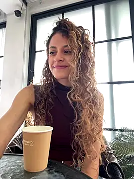 Snapshot of alana15 chatting on November 2025 08:25:02 PM alana15 online show from November 2025 08:25:02 PM