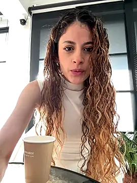 Snapshot of alana15 chatting on November 2025 09:25:02 PM alana15 online show from November 2025 09:25:02 PM