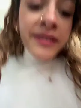 Snapshot of alana15 chatting on November 2025 09:36:02 PM alana15 online show from November 2025 09:36:02 PM