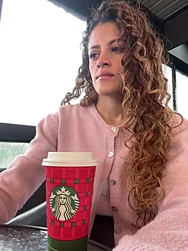 Snapshot of alana15 chatting on December 2025 09:10:02 PM alana15 online show from December 2025 09:10:02 PM