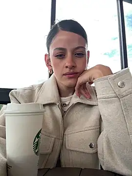 Snapshot of alana15 chatting on December 2025 08:16:02 PM alana15 online show from December 2025 08:16:02 PM