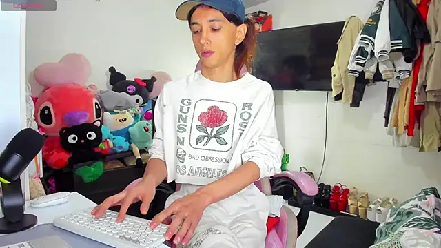 Lawrncesofiets online show from September 2025 04:45:02 PM