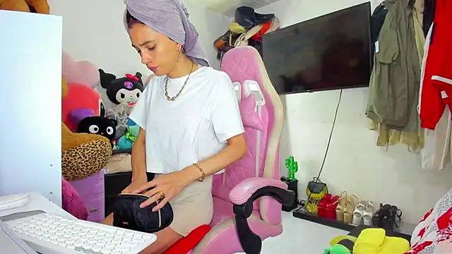 Lawrncesofiets online show from November 2025 02:24:02 PM