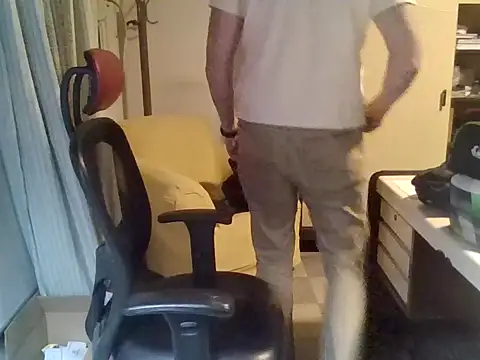 Snapshot of mariohurt101 chatting on October 2025 03:29:01 PM mariohurt101 online show from October 2025 03:29:01 PM