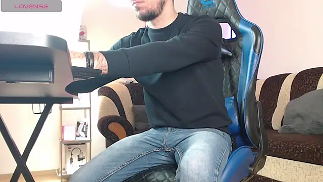 Snapshot of marioslim chatting on March 2026 10:37:02 AM marioslim online show from March 2026 10:37:02 AM