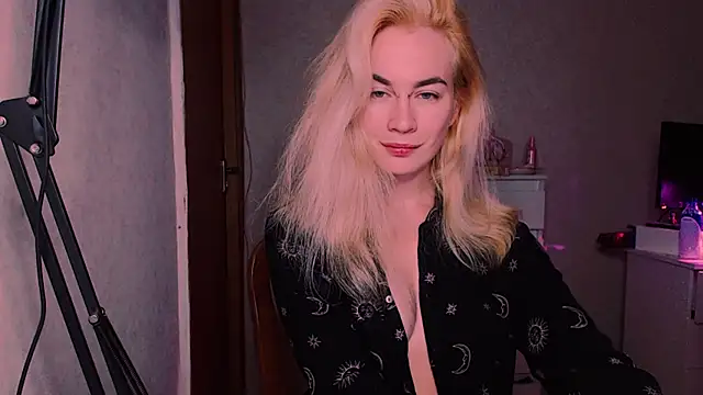 Snapshot of xxxcharismaaa chatting on October 2025 07:31:01 PM xxxcharismaaa online show from October 2025 07:31:01 PM