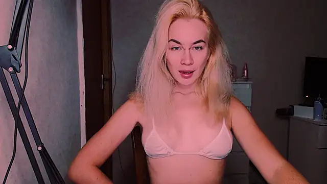 Snapshot of xxxcharismaaa chatting on October 2025 06:04:01 PM xxxcharismaaa online show from October 2025 06:04:01 PM