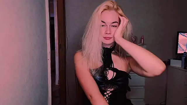 Snapshot of xxxcharismaaa chatting on October 2025 07:33:01 PM xxxcharismaaa online show from October 2025 07:33:01 PM