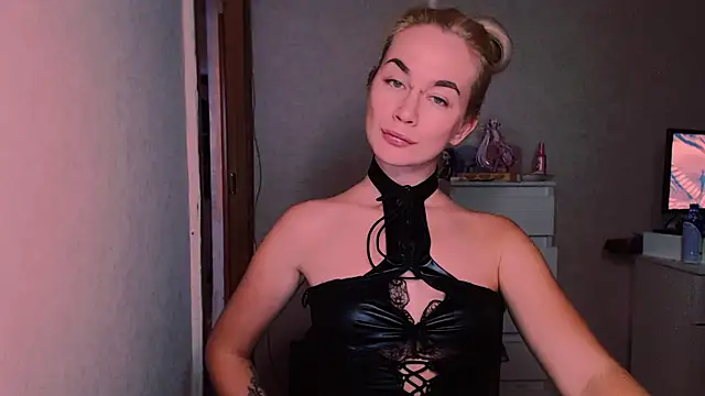 Snapshot of xxxcharismaaa chatting on October 2025 07:33:02 PM xxxcharismaaa online show from October 2025 07:33:02 PM