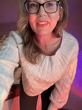 Snapshot of MaiseKnox chatting on January 2025 11:56:01 PM MaiseKnox online show from January 2025 11:56:01 PM