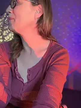 Snapshot of MaiseKnox chatting on January 2025 12:57:02 AM MaiseKnox online show from January 2025 12:57:02 AM