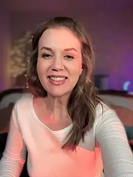 Snapshot of MaiseKnox chatting on February 2025 03:55:02 AM MaiseKnox online show from February 2025 03:55:02 AM