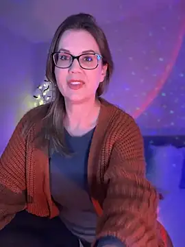 Snapshot of MaiseKnox chatting on February 2025 02:04:01 AM MaiseKnox online show from February 2025 02:04:01 AM