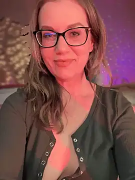 Snapshot of MaiseKnox chatting on March 2025 12:31:01 AM MaiseKnox online show from March 2025 12:31:01 AM