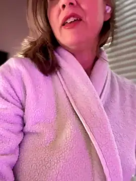 MaiseKnox online show from November 2025 10:15:02 PM